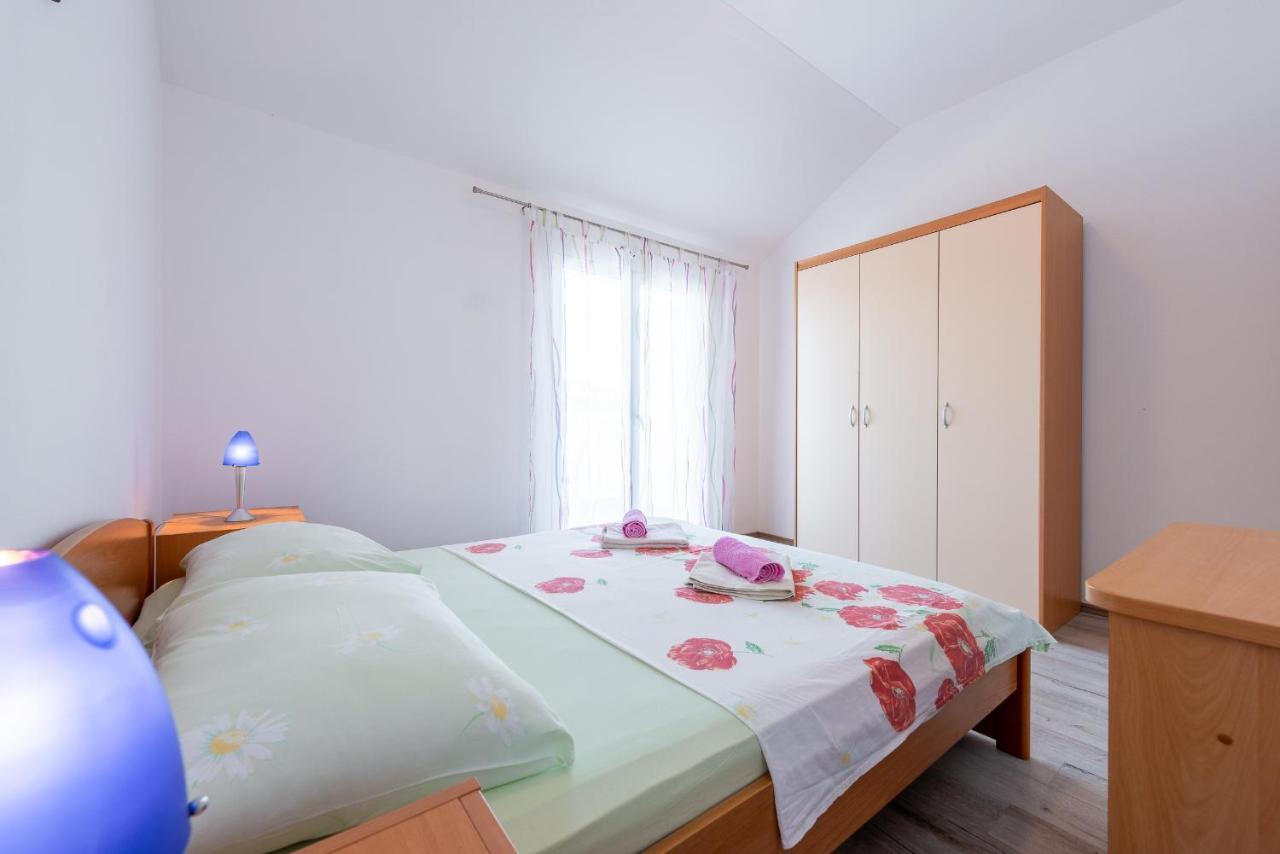 Apartments Radulj 古维达里 外观 照片
