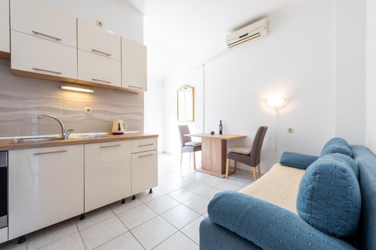 Apartments Radulj 古维达里 外观 照片
